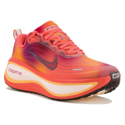 Nike Vomero Plus SE Chaussures de sport femme